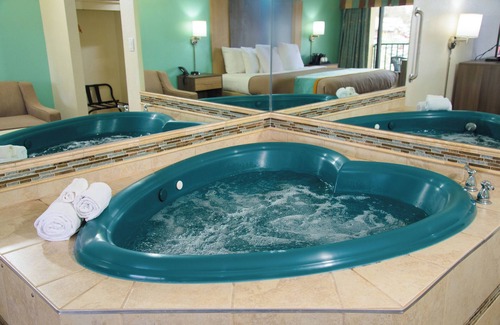 Pigeon Forge Hotel | Pigeon River Inn