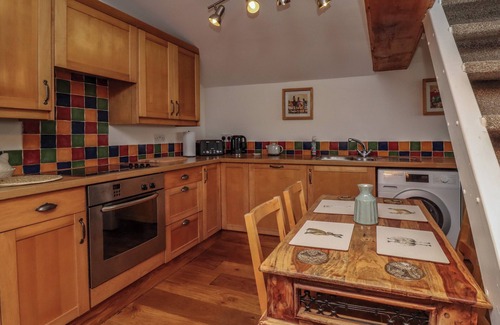 Hebden Bridge Cottage | PIKE VIEW COTTAGE, pet friendly, with open fire in Heptonstall