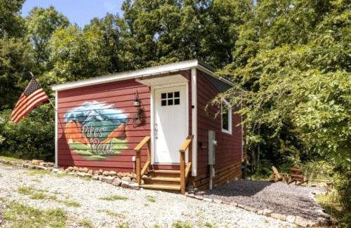 French Village Apartment | PIKES PEAK - Tiny Houses Of French Village