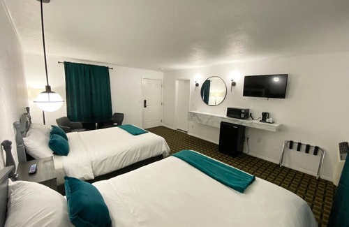 Lee Hotel | Pilgrim Inn