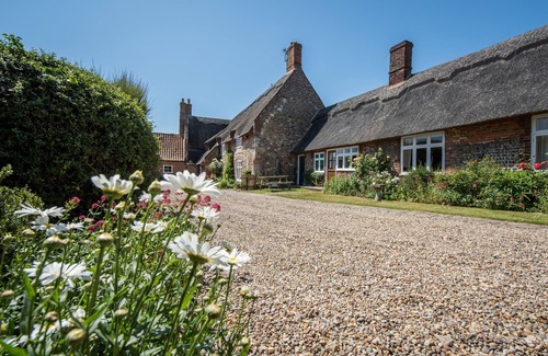 Bacton House | Pilgrims Cottage - Two Bedroom House, Sleeps 4