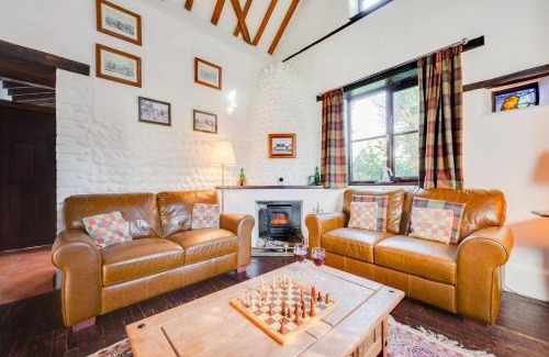 Bacton House | Pilgrims Progress