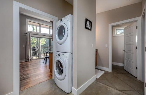 Pisgah Forest Hotel | Pilot Cove