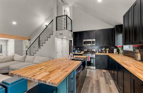 Flagstaff House | Pine Del 3BDR Home in Forested Flagstaff