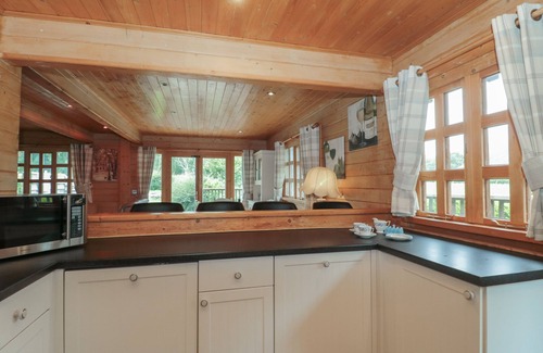 Swanage Cottage | PINE, family friendly, with hot tub in Swanage