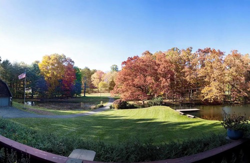 Normalville Ski Chalet | Pine Grove Retreat- True Mtn. Chalet near 7 Springs, Falling Water, & Ohiopyle
