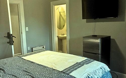 Fourmile Bed & Breakfast | Pine Mountain Inn
