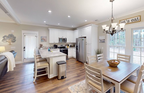 Cartersville House | Pine Mtn Getaway Pet-OK 3BR w Weekday Discounts