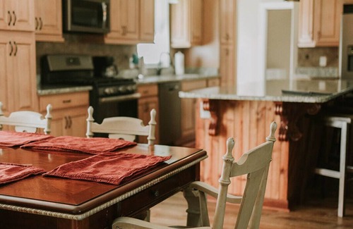 Gulf Hills House | Pine Ridge - close to beach, casinos & downtown Ocean Springs!