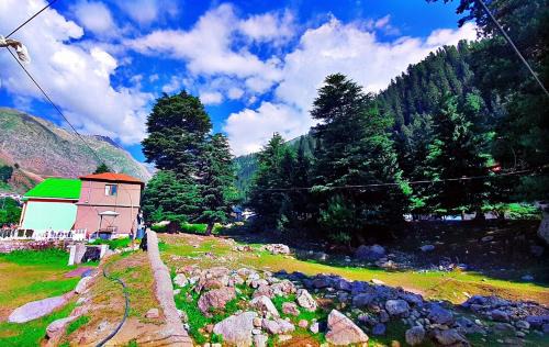Kohistan Resort | Pine Villa By Green Oaks Cottages