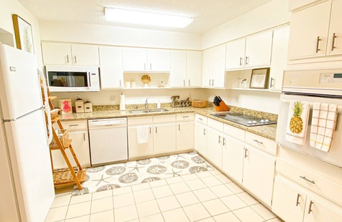 Juno Beach House | Pineapple Palm - Entire Home (Bring your boat!)