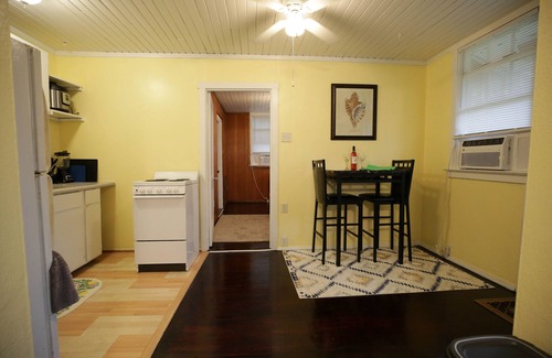 East Pensacola Heights House | Pineapple Paradise: EPH, Close to Downtown, Beach!