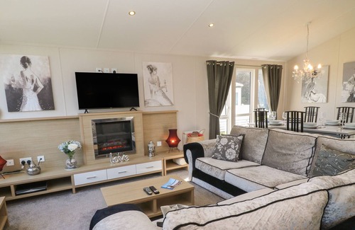 Bucks Cross Cabin | PINEHURST, family friendly, with pool in Bucks Cross, Bideford
