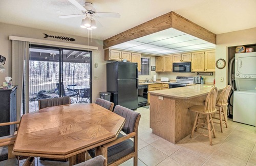 Pinetop House | Pinetop Townhome w/ Private Patio & Gas Grill