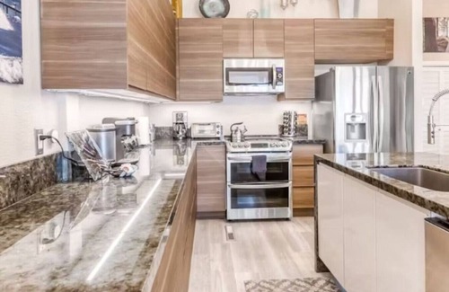 Zephyr Cove Villa | Pinewild Retreat | Sauna, Decks & Beach | Sleeps 6