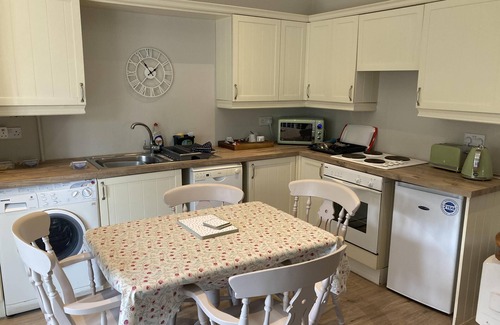 New Forest District Cottage | Pinewood Cottage Deluxe Self Catering Apartments