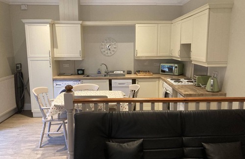 New Forest District Cottage | Pinewood Cottage Deluxe Self Catering Apartments