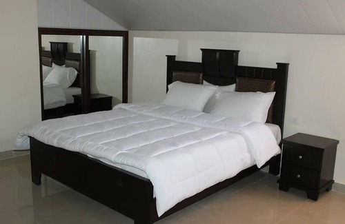 Jeita Bed & Breakfast | Pinewood Hotel