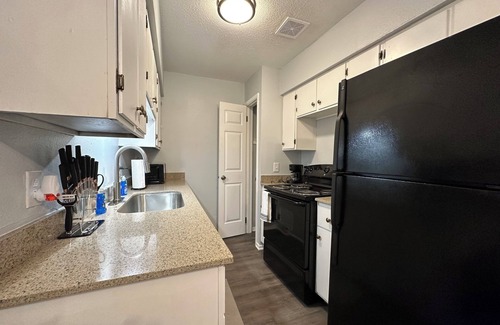 Texarkana House | Piney Woods 10 - King Bed