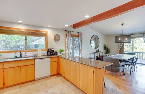 Deschutes River Woods Cabin | Ping-Pong & Private Hot Tub: Family Cabin in Bend!