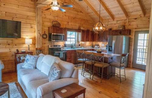 Talladega Cabin | Pinhoti Ridge Retreat Cabin 1, Pinhoti Path