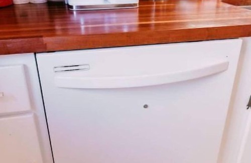 Vollintine-Evergreen House | Pink Brick Rhode at Pettigrew Adventures