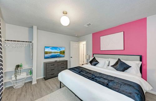 Johnston Terrace House | Pink Fun Home - Minutes to Downtown-AUS