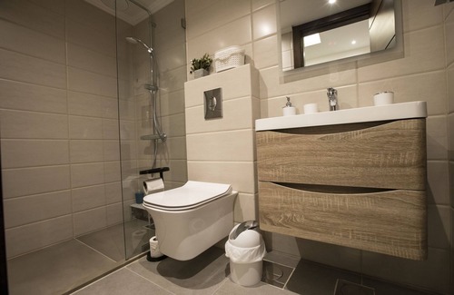 Gemmayzeh House | Pink