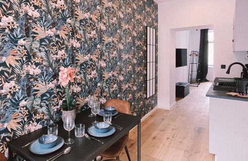 Favoriten Apartment | Pink Orchid 3 Min to Metro U1 + Free Parking