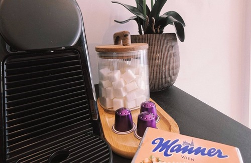 Favoriten Apartment | Pink Orchid 3 Min to Metro U1 + Free Parking