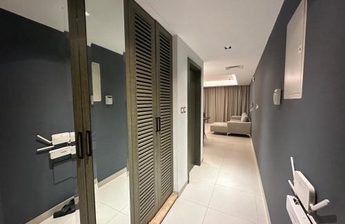 Al Ghubrah Ash Shamaliyyah Apartment | Pinnacle Row Luxe Retreat