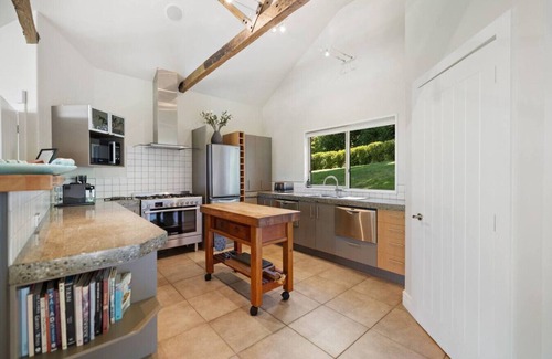 Lower Shotover Villa | Pinnacle Villa by MajorDomo - Retreat with Hot Tub