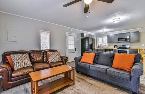 Skyland House | Pinners Compound- 4 BR hot tub fire pit