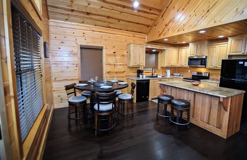 Hochatown Cabin | Pinyon Pine- Broken Bow/Hochatown- 2bd