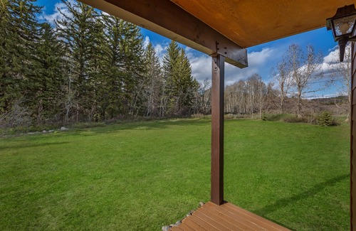 Clark Cabin | Pioneer - Cozy riverside retreat in the mountains