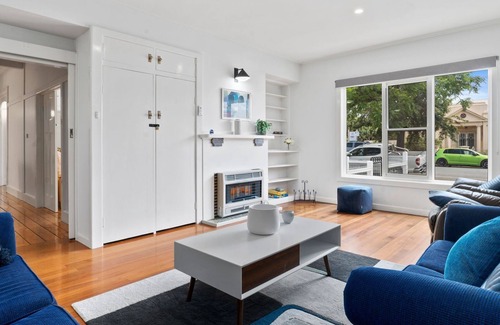 Yarrawonga House | Piper St Cottage in the heart of town