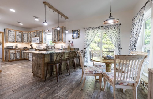 Surf Side Shores House | Pirate Daze- *Golf Cart! Pirate Themed, w/Game Room, Pool & Spa!