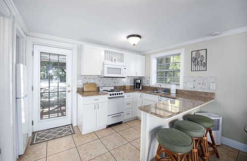 Ruskin Cottage | Pirate's Pointe Resort