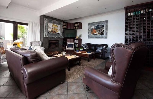 Bluewater Bay House | Pirates Lodge