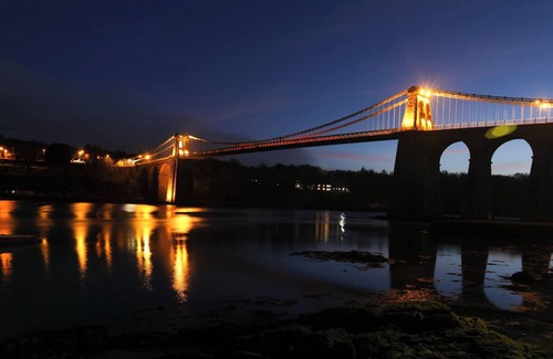 Brynsiencyn House | PISTYLL DDU, pet friendly, with hot tub in Llanfairpwllgwyngyll