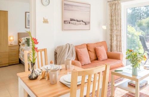 Crewkerne House | Pitch Back - Uk45387