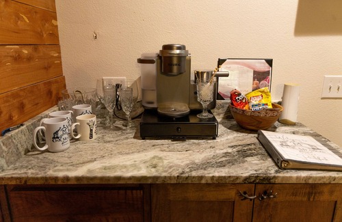 Valley View Cabin | Pitchfork - bring your family for a sleepover with our Giraffe!