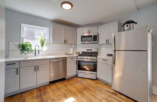 Wilkinsburg House | Pittsburgh Home Near Frick Park, 7 Mi to Dtwn