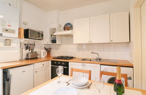 Weymouth Cottage | PIXIE COTTAGE, pet friendly, with a garden in Weymouth