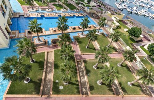 Palm Jumeirah Apartment | PJ- Luxury Palm Jumeirah Beachfront Apartment