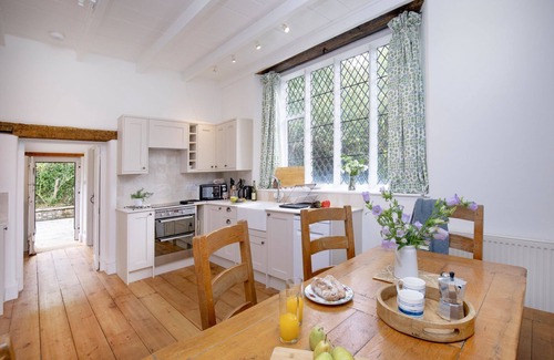 Mylor Churchtown Cottage | Place Lodge - a cottage that sleeps 5 guests in 3 bedrooms