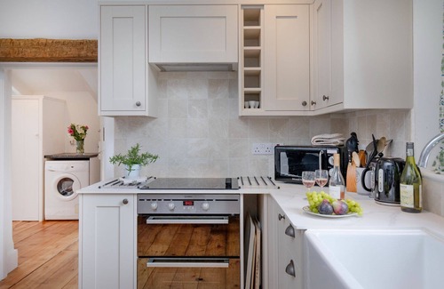 Mylor Churchtown Cottage | Place Lodge - a cottage that sleeps 5 guests in 3 bedrooms