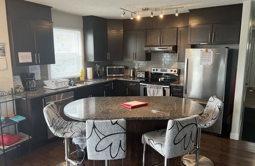 Wabamun House | Place to relax from your busy life.