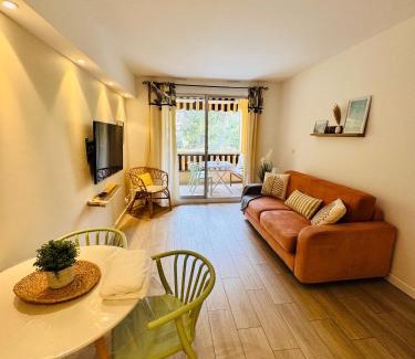 Boulouris-sur-Mer Apartment | Plage à 3 minutes à pied