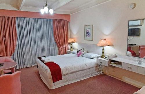 Forbes Hotel | Plainsman Motel